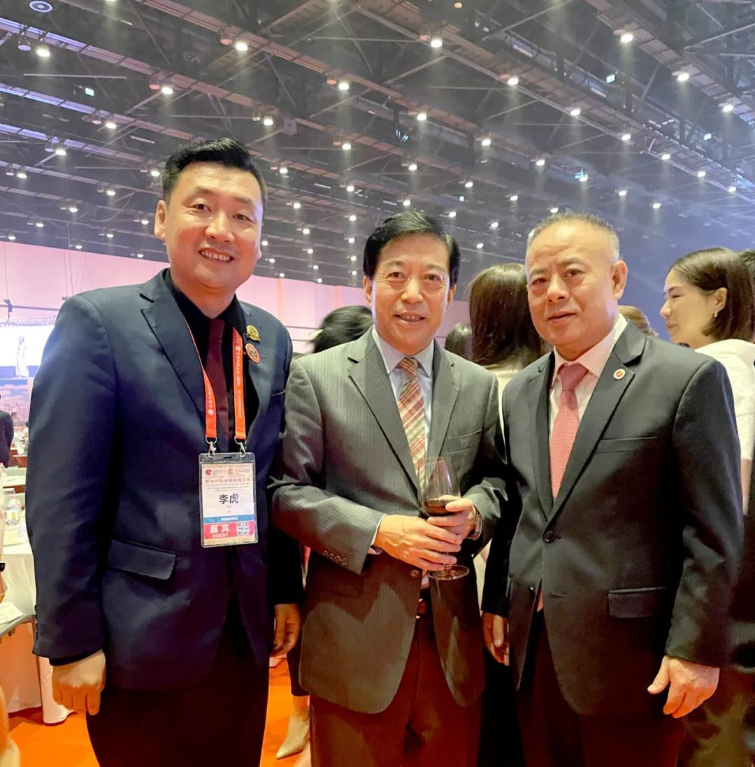 1合影.jpg